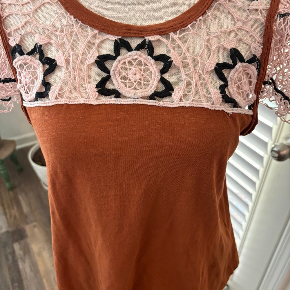 Anthropologie Womens Crochet Lace Flutter Sleeve Top Cotton Burnt Orange Medium - Picture 3 of 15
